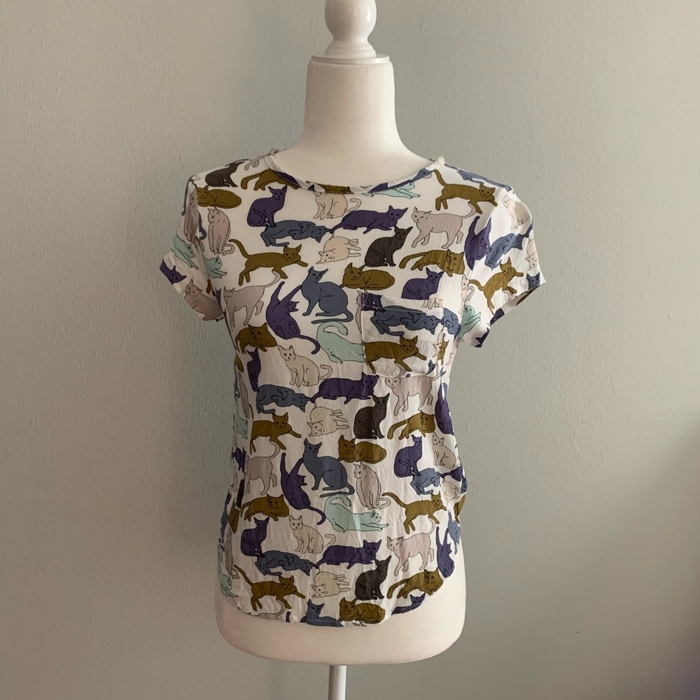 H&M Cute Cat Print top with front pocket